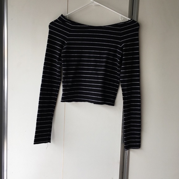 ✨BRANDY MELVILLE STRIPED OFF THE SHOULDER TOP✨ - Picture 4 of 4